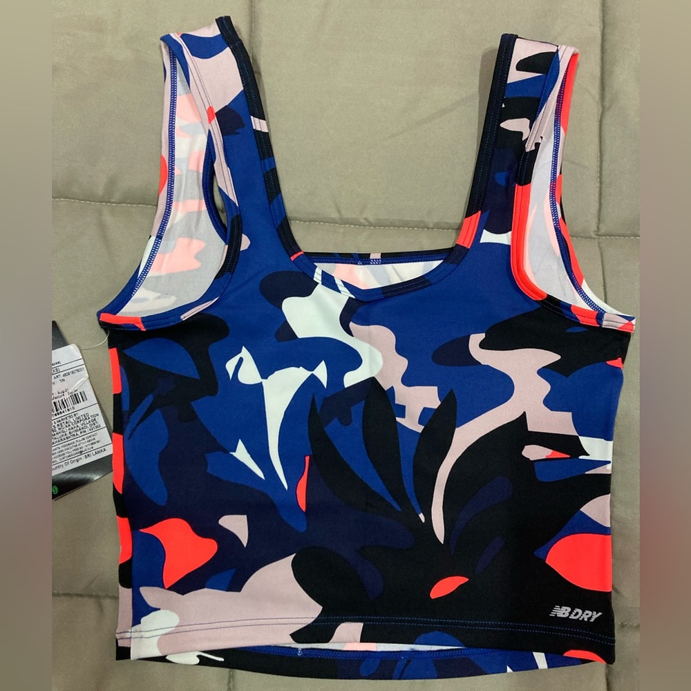 NEW BALANCE
Printed Scoop-Neck Tank Top - Picture 5 of 7